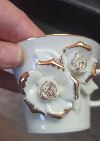 Beyaz Çiçek Detaylı Porselen Fincan ve Tabağı - Görsel 7