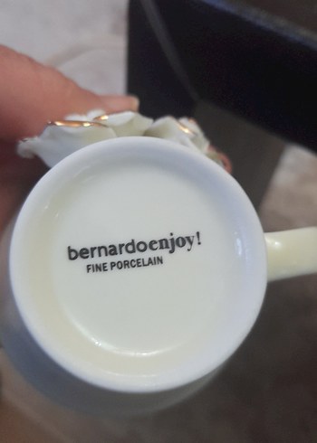 Beyaz Çiçek Detaylı Porselen Fincan ve Tabağı - Görsel 5