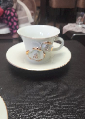 Beyaz Çiçek Detaylı Porselen Fincan ve Tabağı - Görsel 3