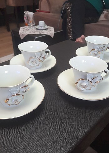 Beyaz Çiçek Detaylı Porselen Fincan ve Tabağı - Görsel 13