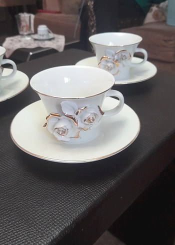 Beyaz Çiçek Detaylı Porselen Fincan ve Tabağı - Görsel 15