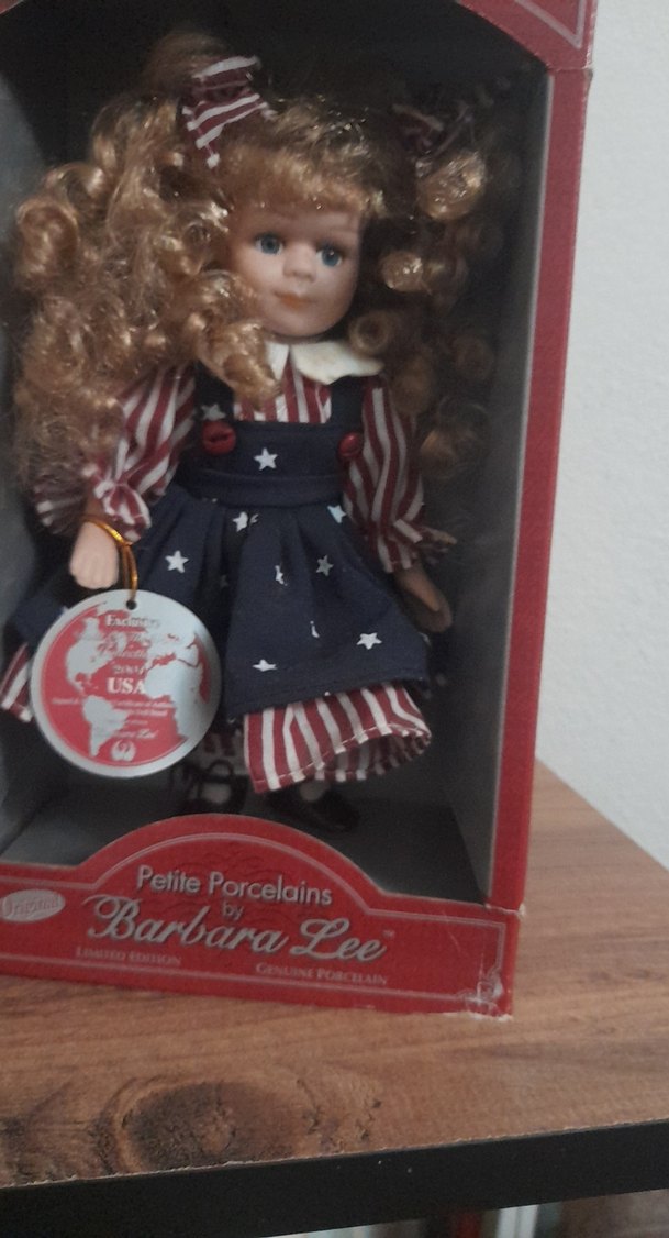 Kahverengi Saçlı Koleksiyonluk Bebek - Görsel 2