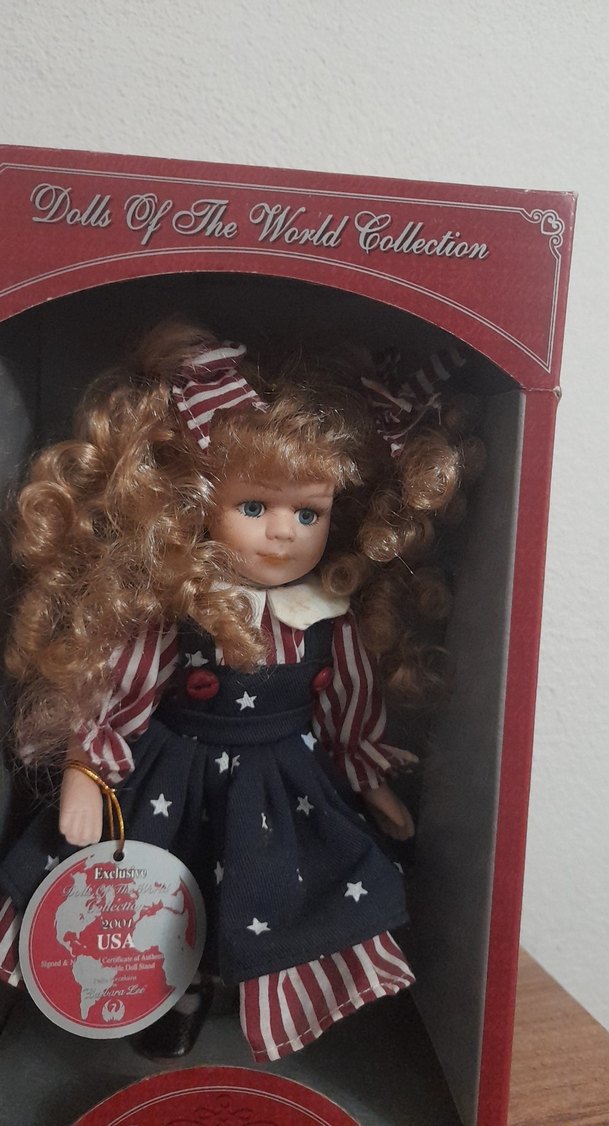 Kahverengi Saçlı Koleksiyonluk Bebek - Görsel 3