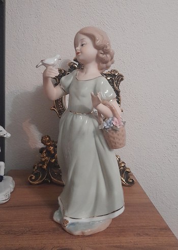 Beyaz Elbiseli Kız Figürü kusursuz - Görsel 2