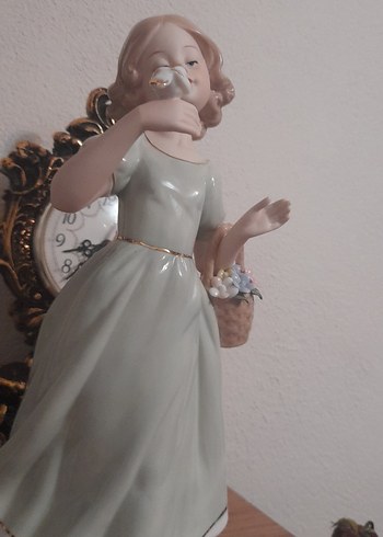 Beyaz Elbiseli Kız Figürü kusursuz - Görsel 18