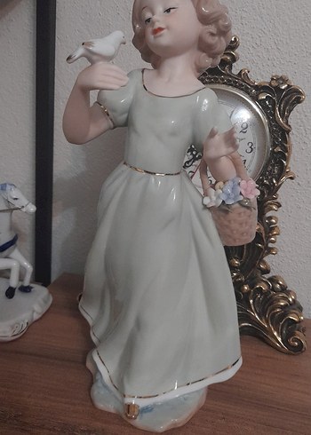 Beyaz Elbiseli Kız Figürü kusursuz - Görsel 15