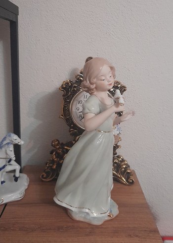 Beyaz Elbiseli Kız Figürü kusursuz - Görsel 13