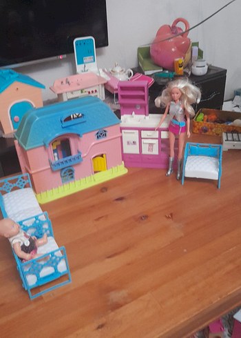 Pastel Renkli Oyuncak Bebek Evi ve oyuncaklari - Görsel 14