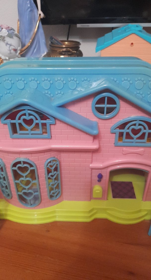 Pastel Renkli Oyuncak Bebek Evi ve oyuncaklari - Görsel 3