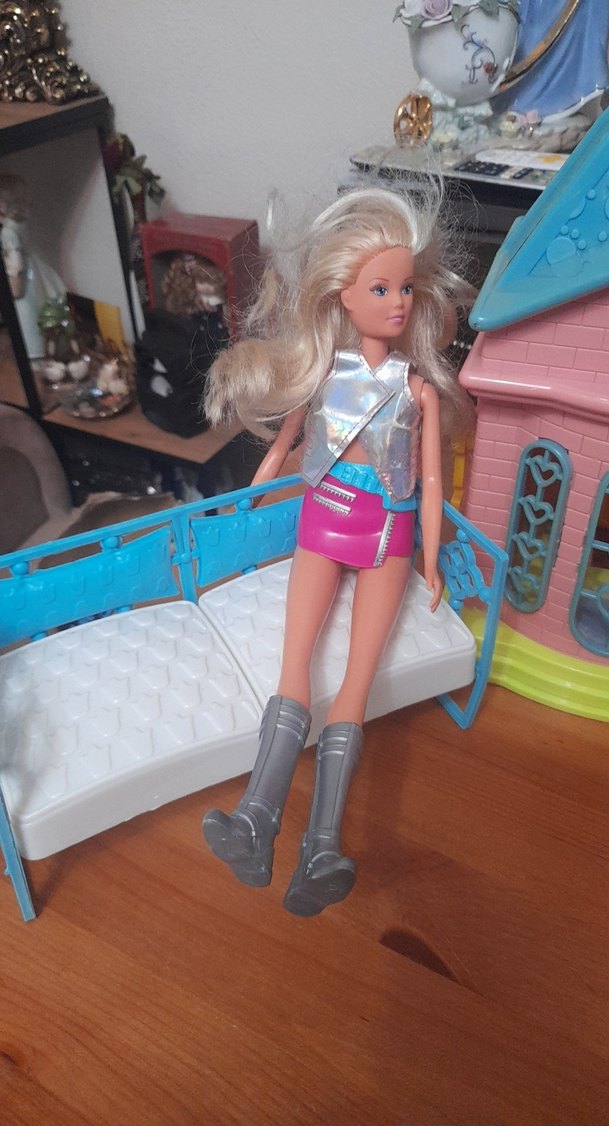 Pastel Renkli Oyuncak Bebek Evi ve oyuncaklari - Görsel 2