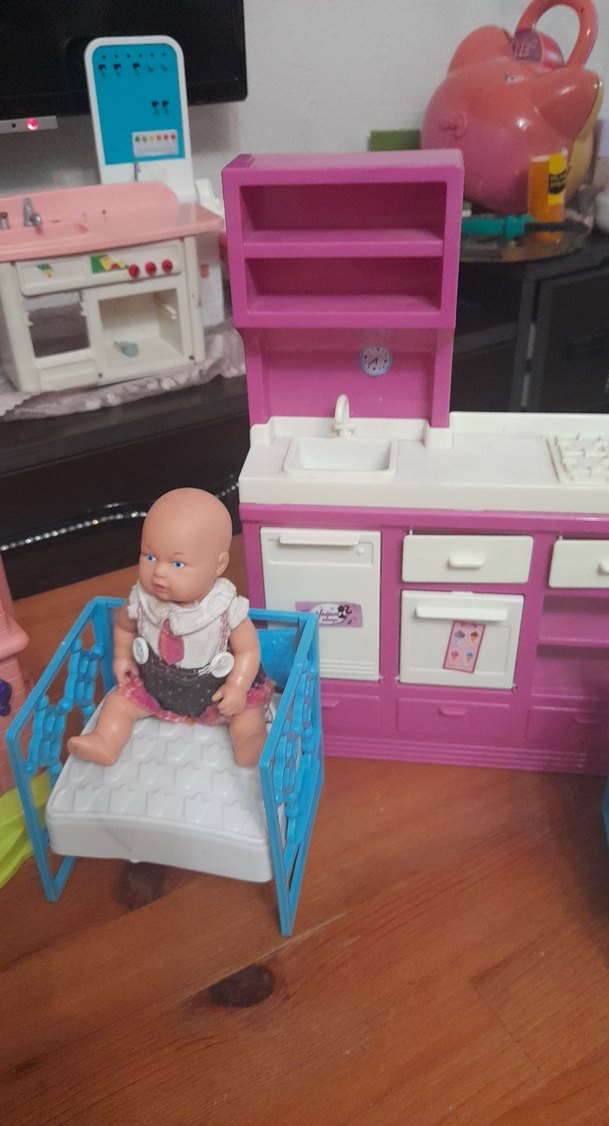 Pastel Renkli Oyuncak Bebek Evi ve oyuncaklari - Görsel 4