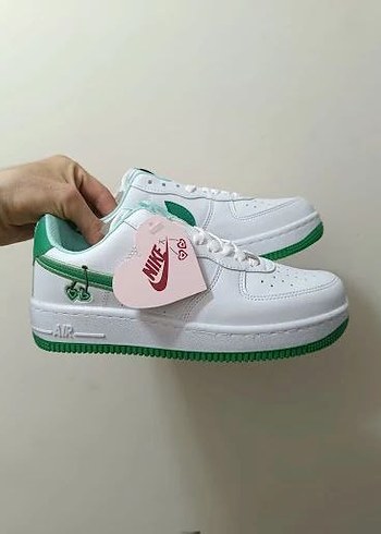 Yeşil Detaylı Nike Spor Ayakkabı - Görsel 2