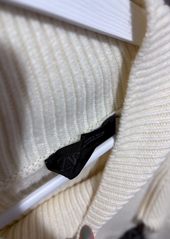 Beyaz V Yaka Örgü Kadın Kazak - Görsel 3