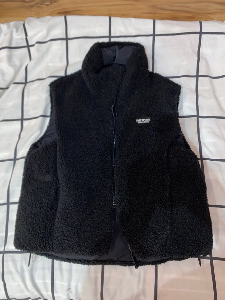 Kadın Siyah Oversize Yumuşak Dokulu Puf Yelek - Görsel 3