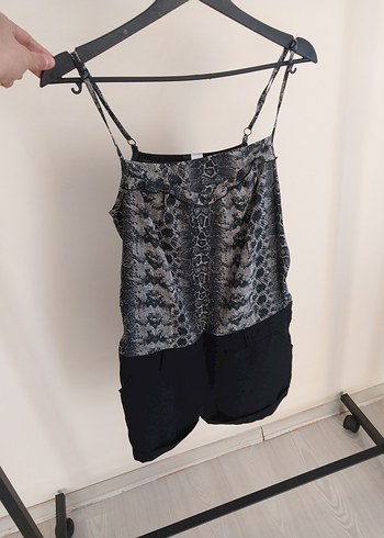 Kemer Detaylı Siyah Mini Şort - Görsel 3