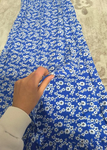 Mavi Renkli Papatya Desenli Uzun Etek - Görsel 2