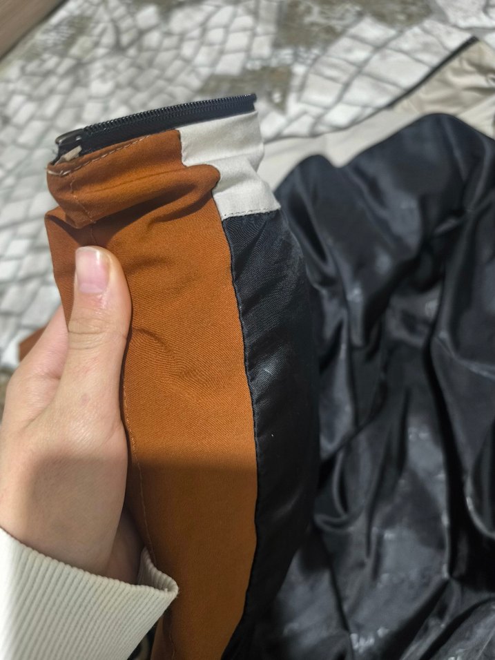 Kapüşonlu Renk Bloklu Erkek Mont - Görsel 4