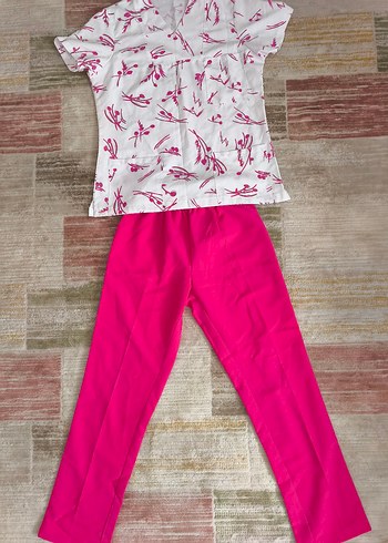 Pembe Desenli V Yaka hemşire forma Takımı - Görsel 2