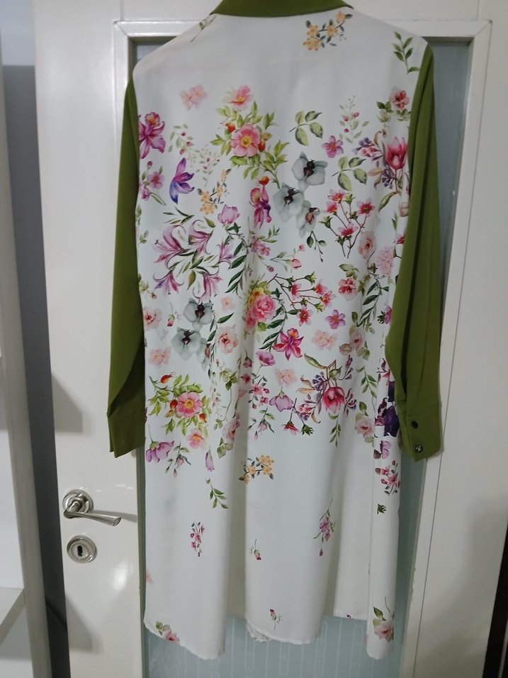 Çiçek Desenli Kadın Uzun Tunik - Görsel 2