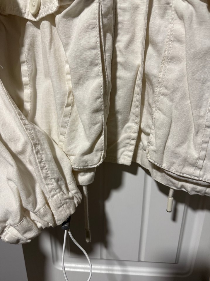 BERSHKA BEYAZ KETEN KAPŞONLU KADIN CROP CEKET - Görsel 4