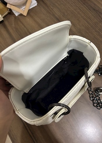 Zincirli beyaz kol çanta - Görsel 2