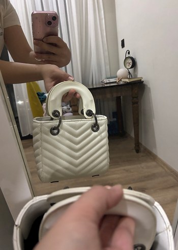 Zincirli beyaz kol çanta - Görsel 3