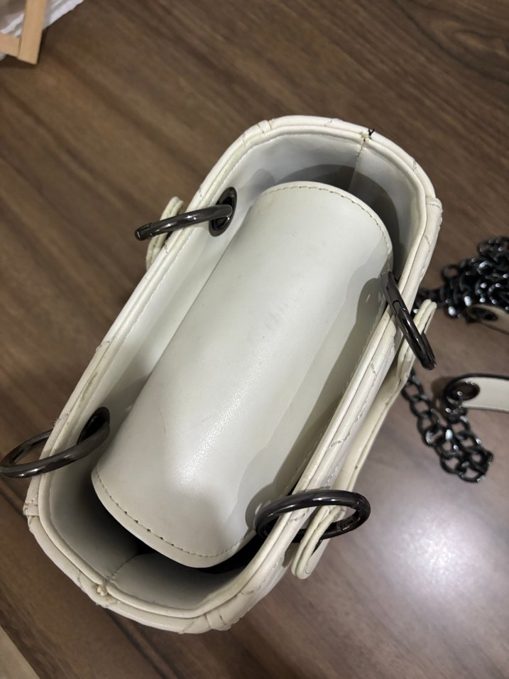 Zincirli beyaz kol çanta - Görsel 5