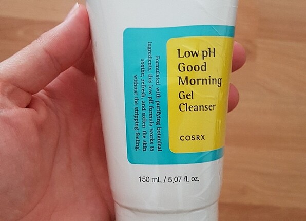 Cosrx low ph good morning gel cleanser