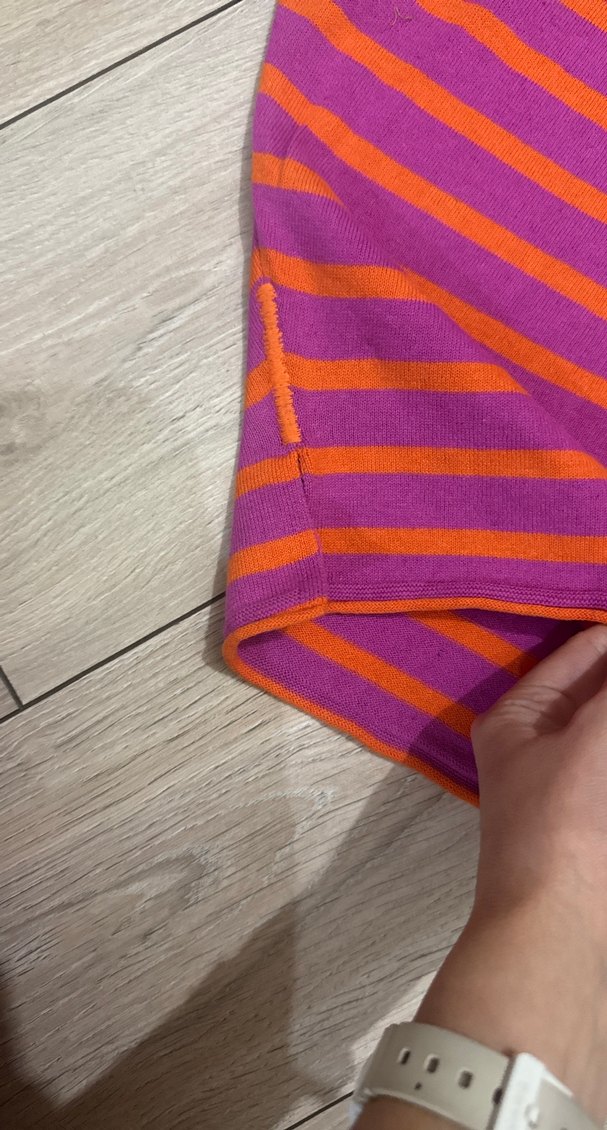 Mor Turuncu Çizgili V Yakalı Hamile Tişörtü - Görsel 3