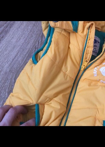 LC Waikiki Sarı Fermuarlı Kapüşonlu Erkek Çocuk Yeleği