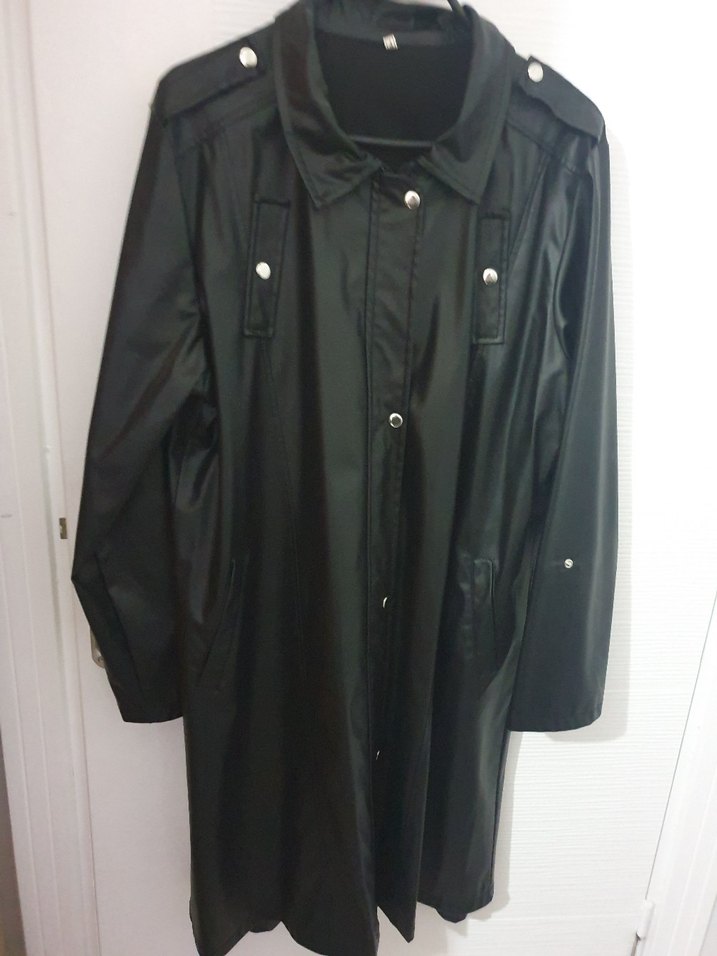 Düğmeli Siyah Deri Midi Yağmurluk - Görsel 5