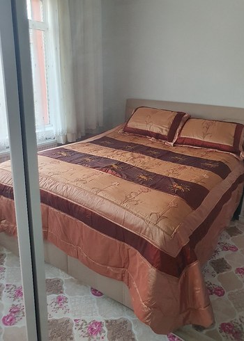 Bordo Nakışlı Parlak Yatak Örtüsü - Görsel 2