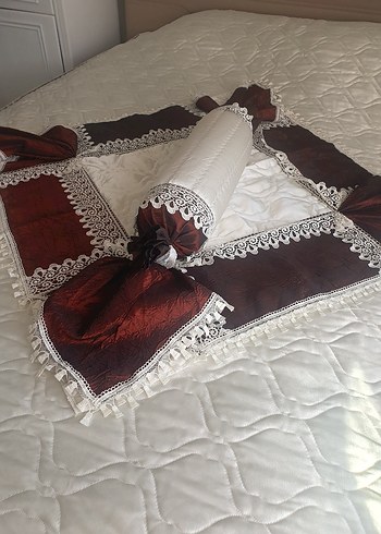 Bordo krem renkte harika bir yatak örtüsü hiç kullanılmadı - Görsel 12