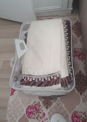 Bordo krem renkte harika bir yatak örtüsü hiç kullanılmadı - Görsel 8