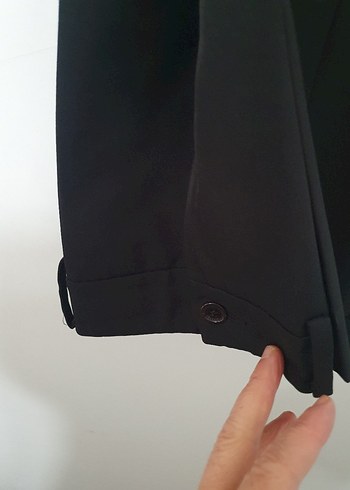 Kadın Siyah Kemerli Midi Kumaş Pantolon - Görsel 3