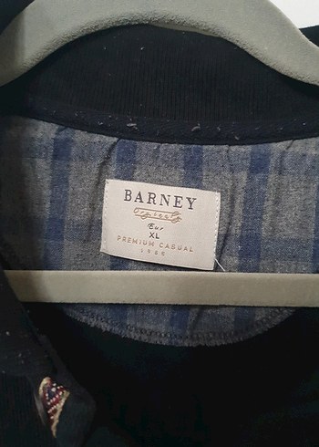 Erkek Siyah Düğmeli Uzun Kollu Kazak - Görsel 3