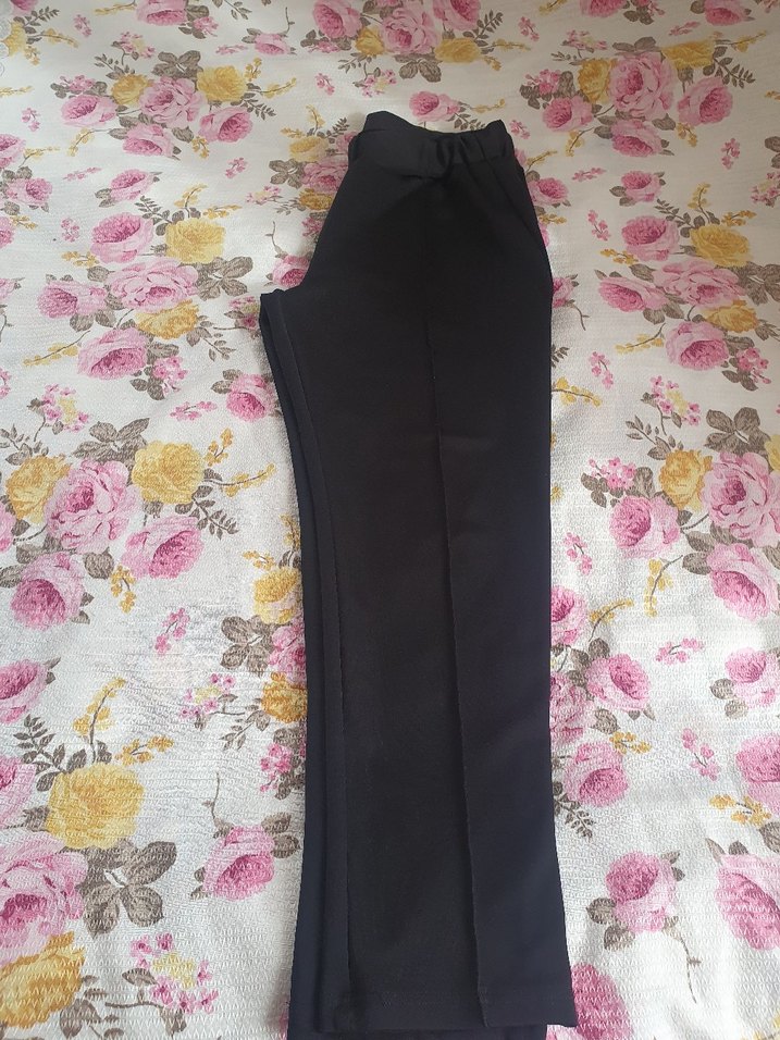 Kadın Siyah Piliseli Kumaş Pantolon - Görsel 2