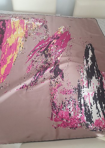 Pembe Parlak Avant-Garde Desenli Kadın Eşarp - Görsel 2