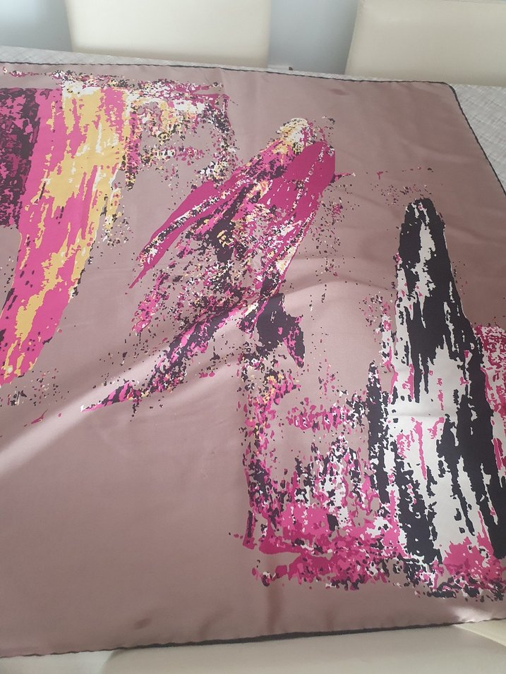 Pembe Parlak Avant-Garde Desenli Kadın Eşarp - Görsel 2