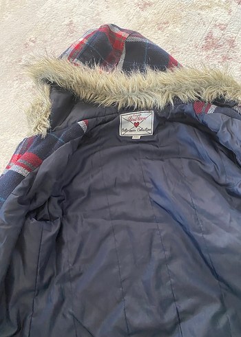 Kapüşonlu Kürklü Ekose Kız Mont - Görsel 4