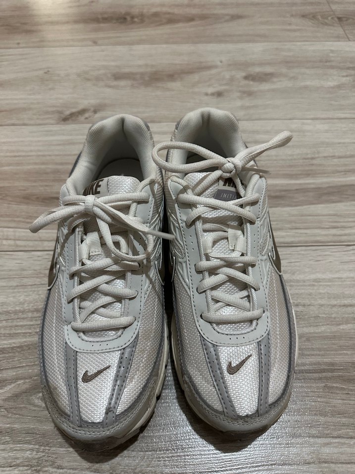 Beyaz Nike Kadın Spor Ayakkabı - Görsel 2