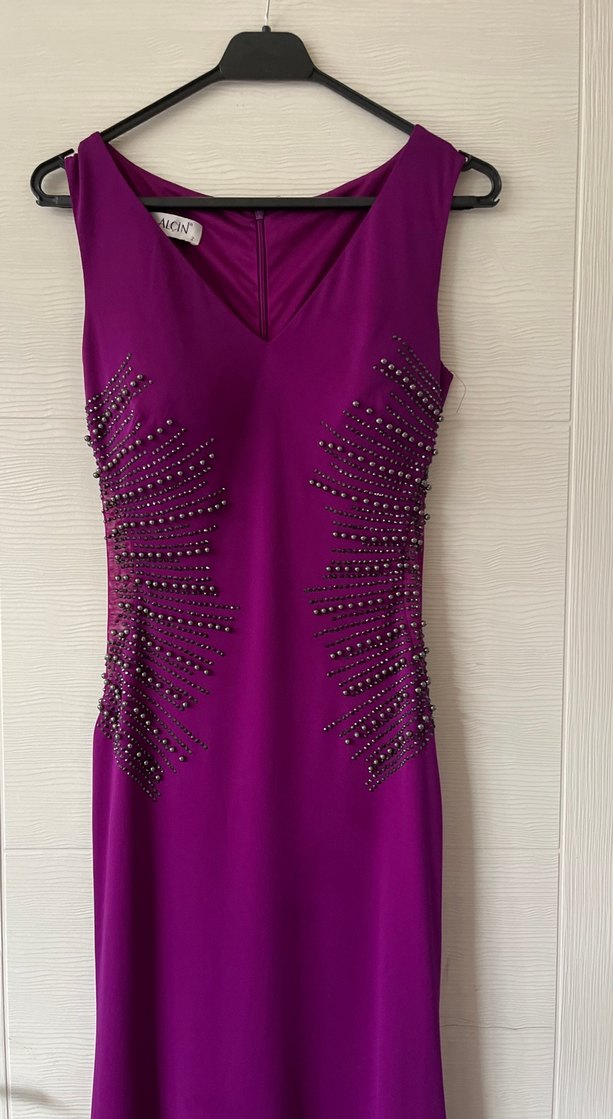 Mor Uzun V Yaka Drapeli Abiye Elbise - Görsel 2