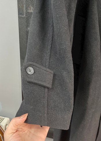 Koyu Gri Düğmeli Uzun Kaban - Görsel 4