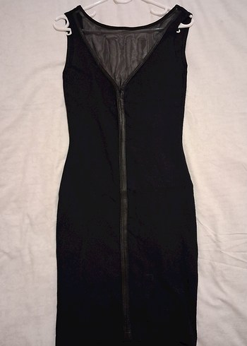 Siyah V Yaka tül ve deri şerit detaylı Elbise - Görsel 3