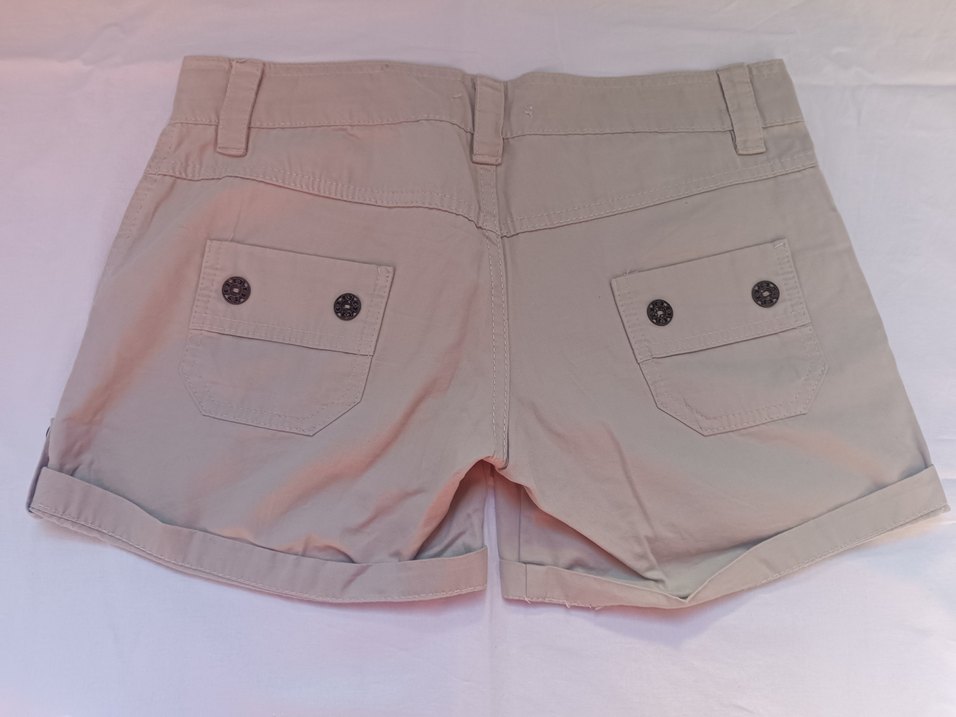 Düğmeli Bej renk Kadın Şort - Görsel 3