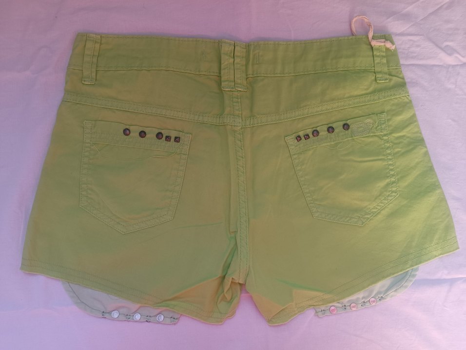 Yeşil Mini Kadın Şort, Düğmeli, Düşük Bel - Görsel 3