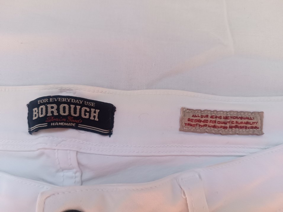 Düğmeli Beyaz Kadın Şort - Görsel 2