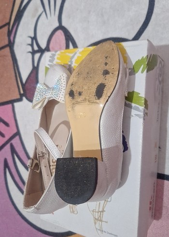 Kız Çocuk Beyaz Yılan Desenli Tokalı Babet - Görsel 3