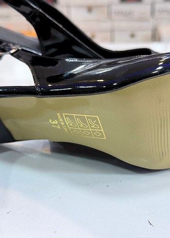 Klasik Siyah Parlak Topuklu Kadın Ayakkabı - Görsel 2