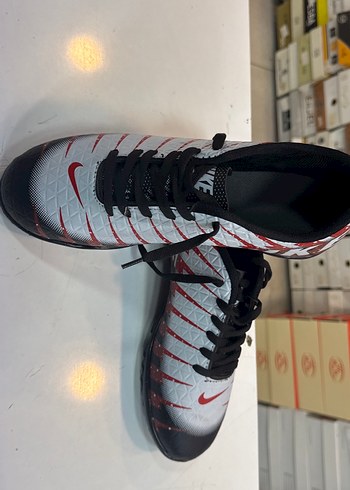 Nike Erkek Renkli Futbol Ayakkabısı Velcro - Görsel 3